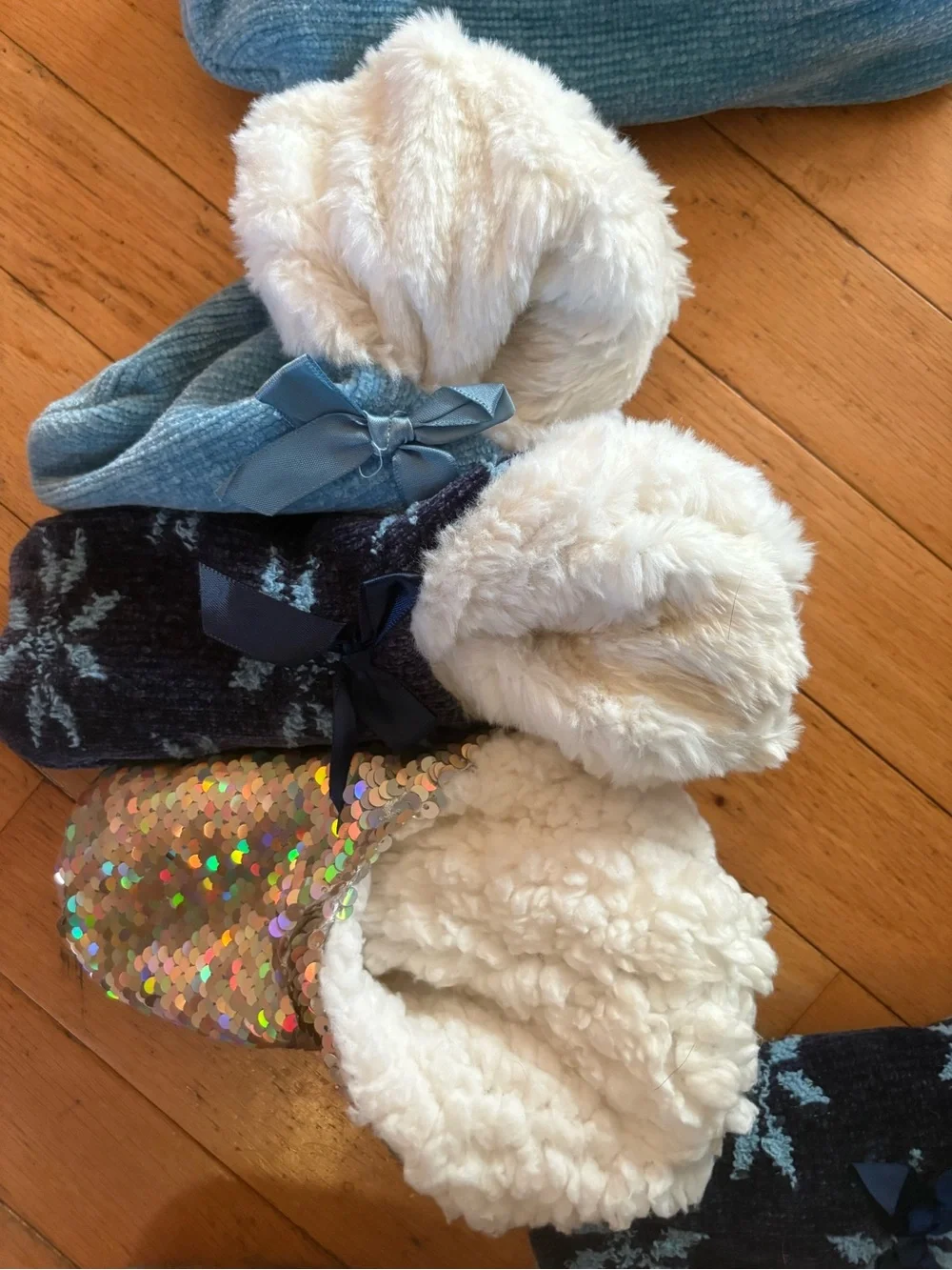 3Pair Brand New Slippers Size 7. Super Soft NEVER WORN!